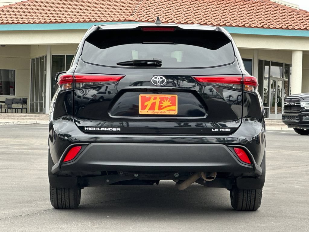 Used 2023 Toyota Highlander LE AWD/4WD image 4