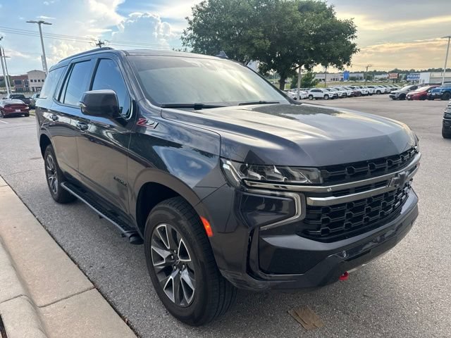 Used 2022 Chevrolet Tahoe Z71 w/ Luxury Package AWD/4WD image 3