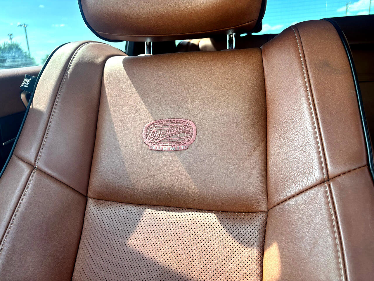 Used 2011 Jeep Grand Cherokee Overland Summit image 22