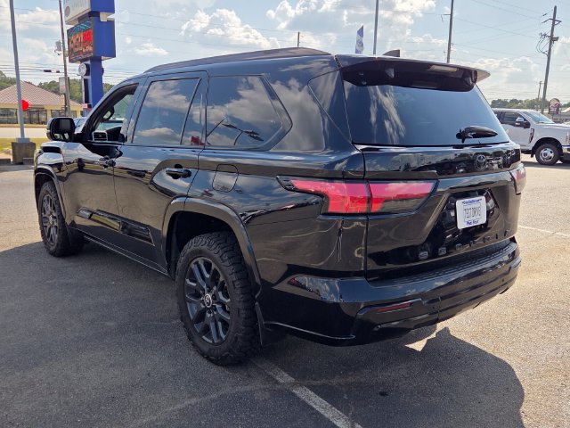Used 2024 Toyota Sequoia Platinum AWD/4WD image 5