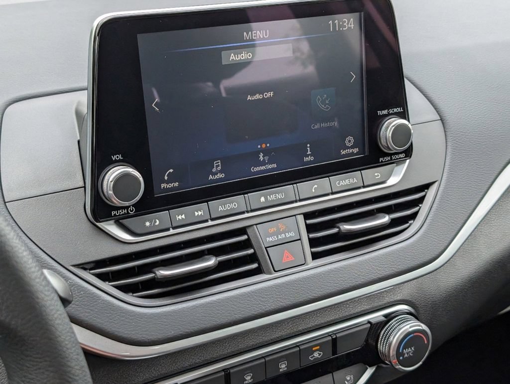 Used 2025 Nissan Altima 2.5 S FWD image 21