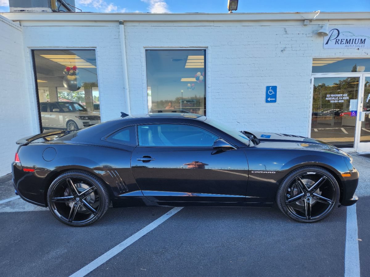Used 2014 Chevrolet Camaro SS w/ RS Package RWD image 6