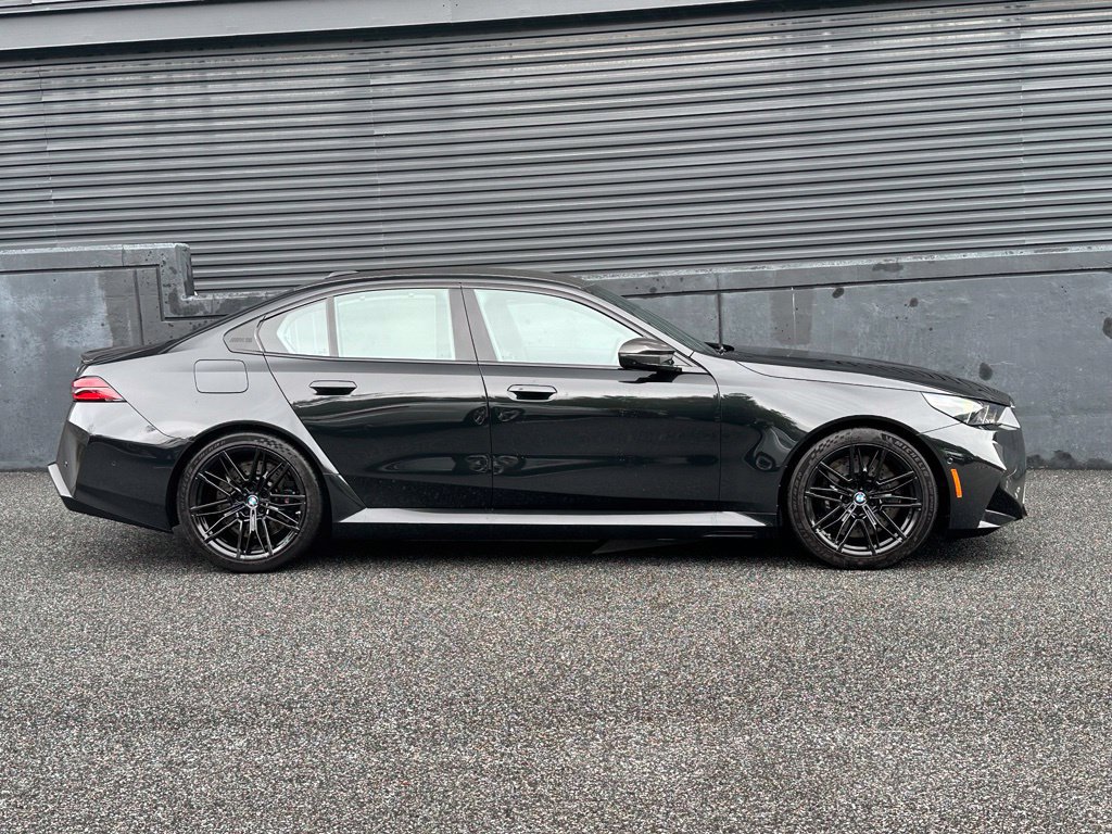 Used 2025 BMW M5 w/ Carbon Package AWD/4WD image 11