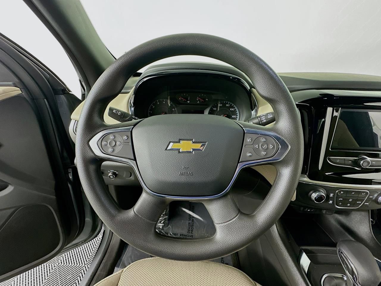 Used 2023 Chevrolet Traverse LS image 34