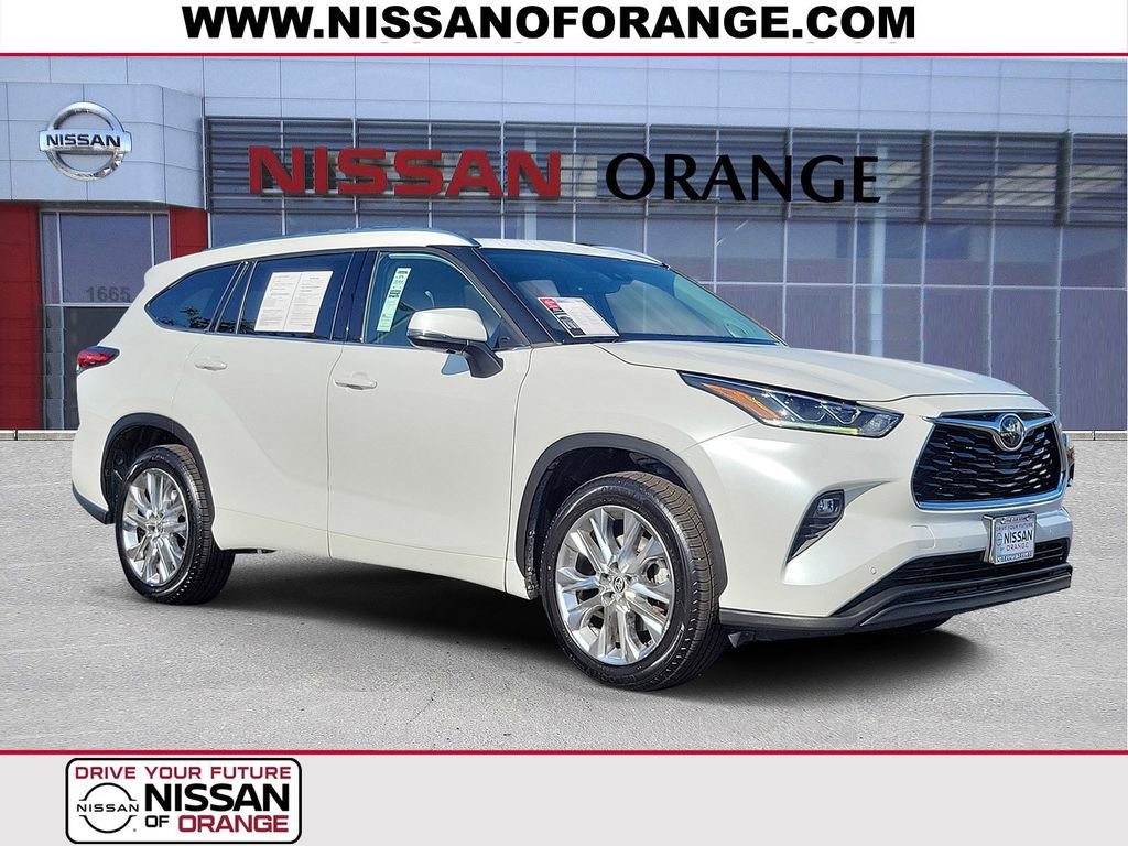 Used 2022 Toyota Highlander Limited FWD image 1