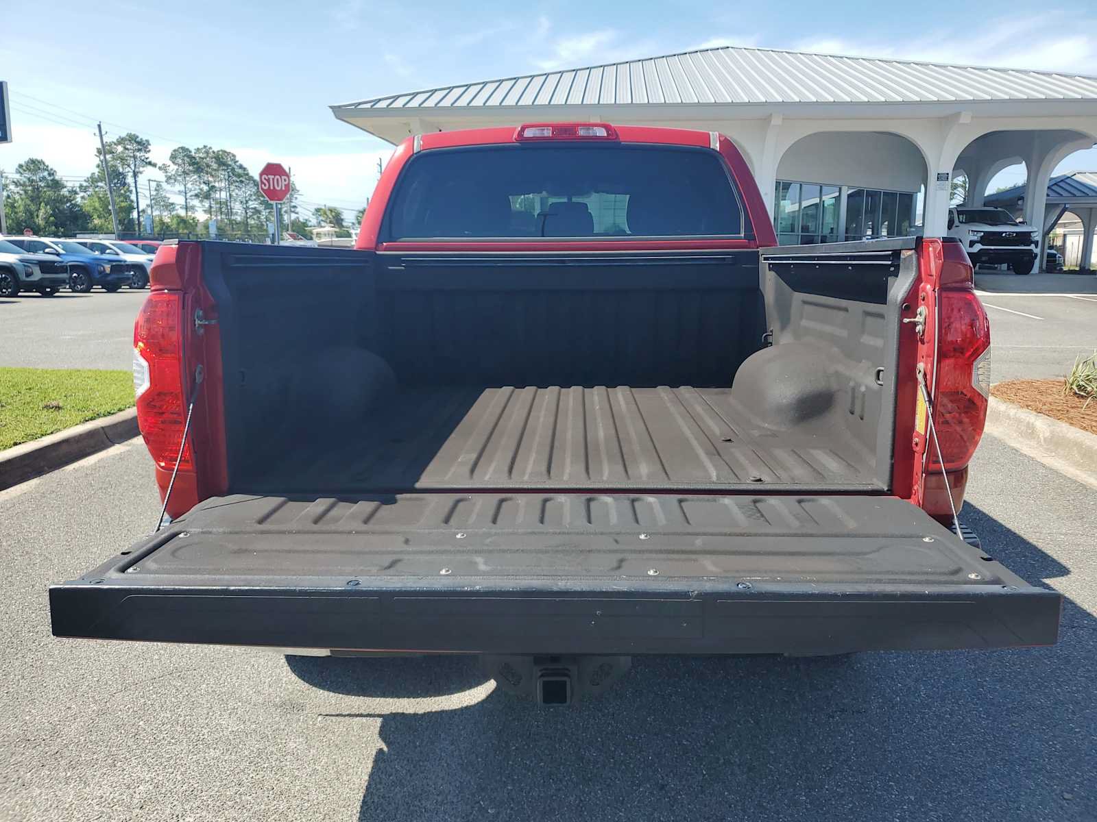 Used 2016 Toyota Tundra SR5 w/ SR5 Upgrade Package RWD image 5