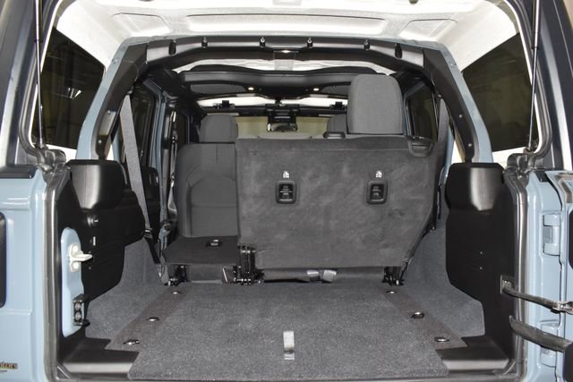 Used 2024 Jeep Wrangler Sahara image 30