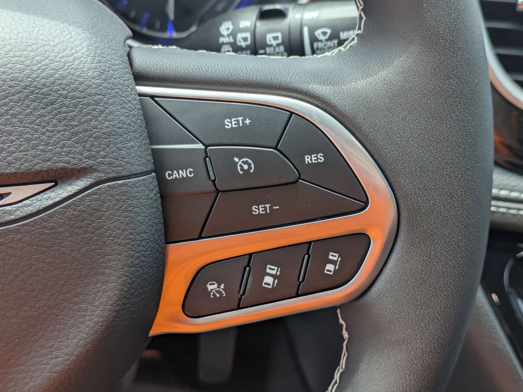 New 2027 Chrysler Pacifica Select FWD image 19