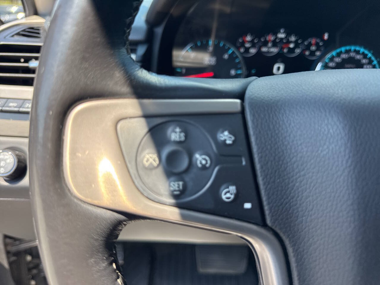 Used 2019 GMC Yukon Denali w/ Denali Ultimate Package AWD/4WD image 30