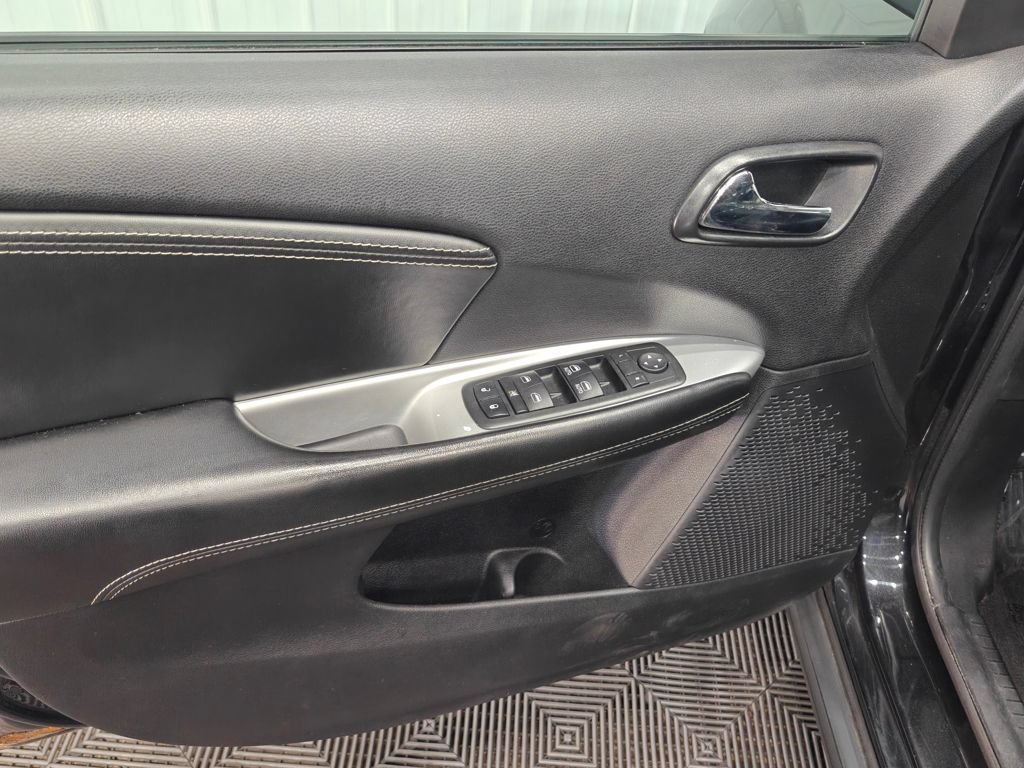 Used 2013 Dodge Journey Crew w/ Driver Convenience Group FWD image 36