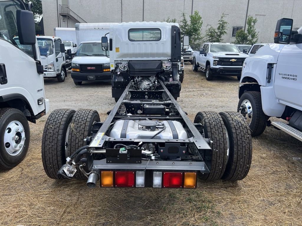 New 2025 Chevrolet Low Cab Forward image 4