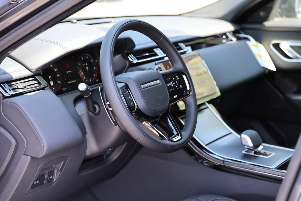 New 2026 Land Rover Range Rover Velar Dynamic SE AWD/4WD image 15