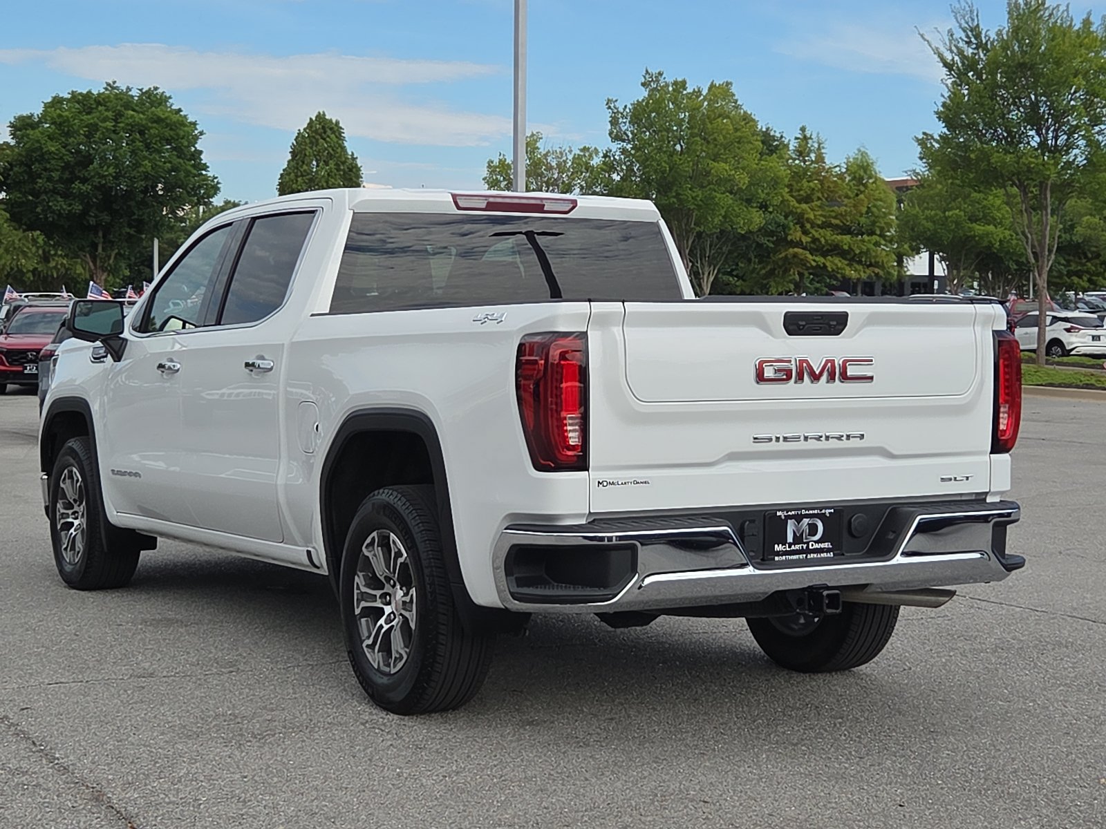 Used 2026 GMC Sierra 1500 SLT AWD/4WD image 4