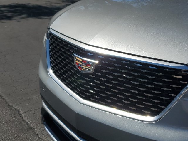 Certified 2024 Cadillac XT6 Premium Luxury w/ LPO, Premium Carpet Package FWD image 9