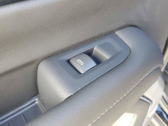 New 2026 Chevrolet Suburban LT w/ Comfort Package image 18