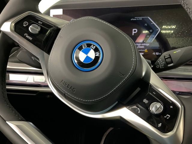 Used 2024 BMW i7 eDrive50 image 25