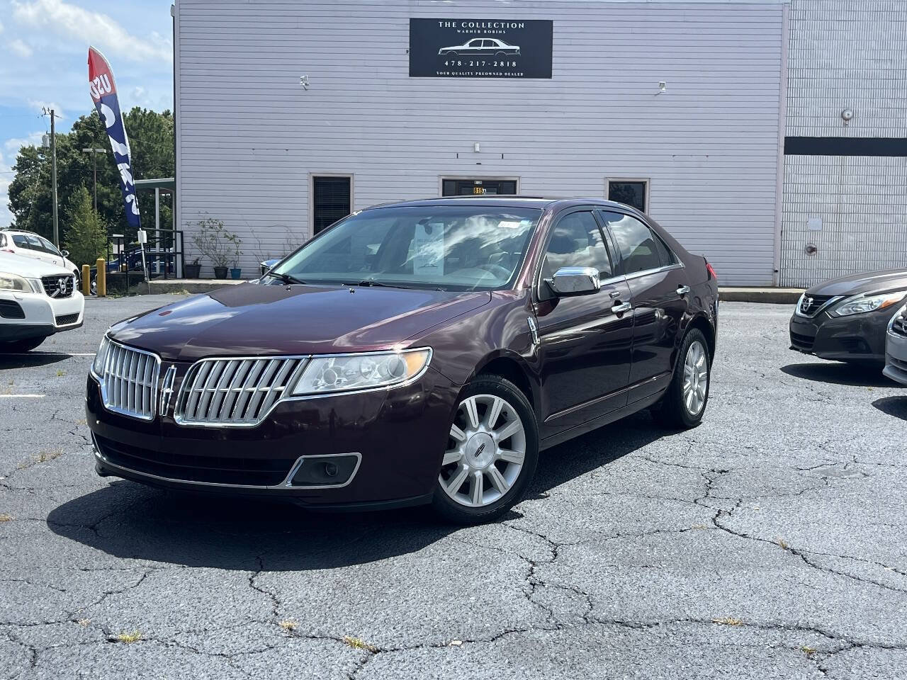 Used 2011 Lincoln MKZ FWD image 1