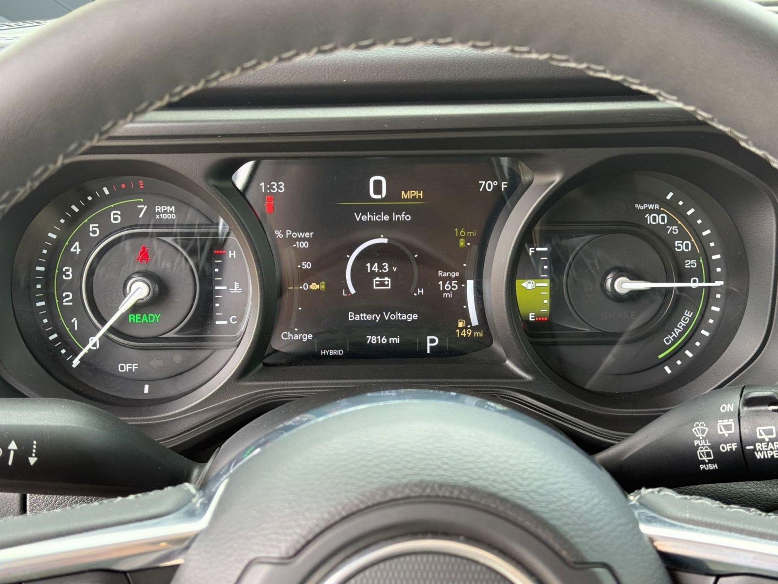 Certified 2025 Jeep Wrangler Sahara image 19