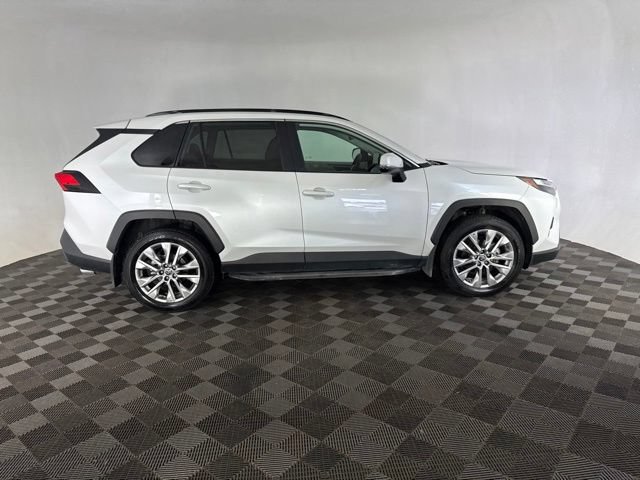 Used 2025 Toyota RAV4 XLE Premium w/ Weather Package AWD/4WD image 5