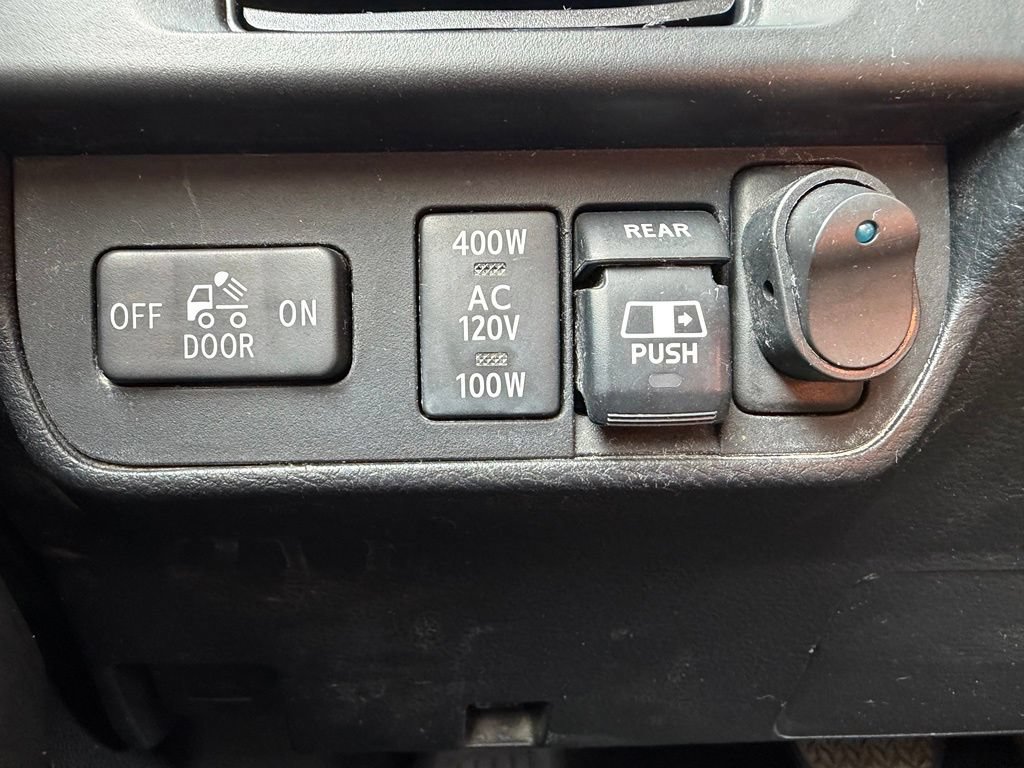 Used 2017 Toyota Tacoma TRD Off-Road w/ Tow Package (A/T) AWD/4WD image 17
