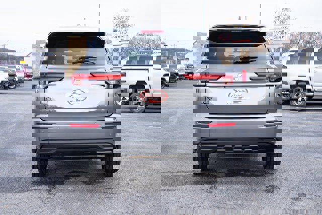 Used 2024 Mitsubishi Outlander SE Black Edition image 4