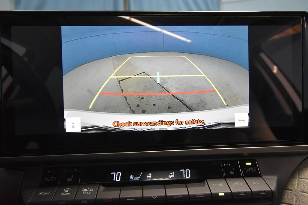 Used 2025 Toyota Camry XLE AWD/4WD image 14
