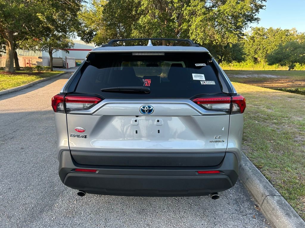 Used 2024 Toyota RAV4 LE AWD/4WD image 4
