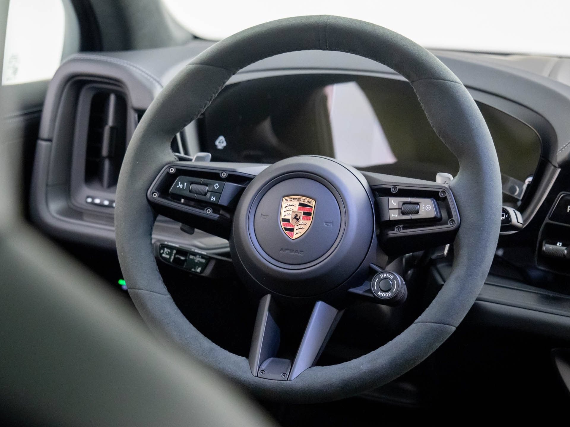 Used 2026 Porsche Cayenne GTS AWD/4WD image 12