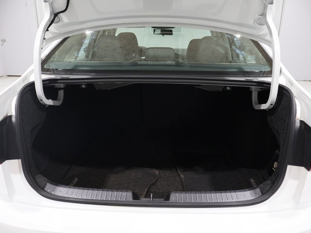 Used 2021 Volkswagen Jetta S image 19