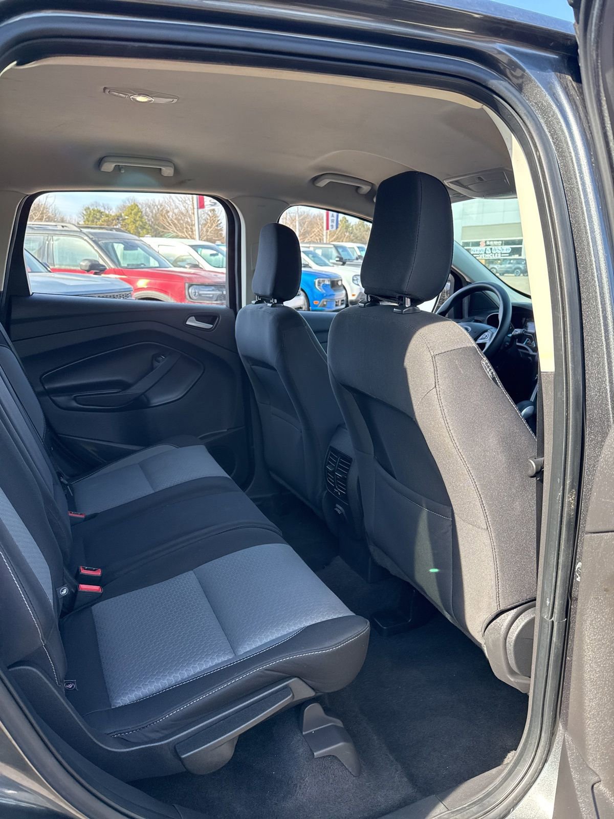 Used 2019 Ford Escape SE image 15
