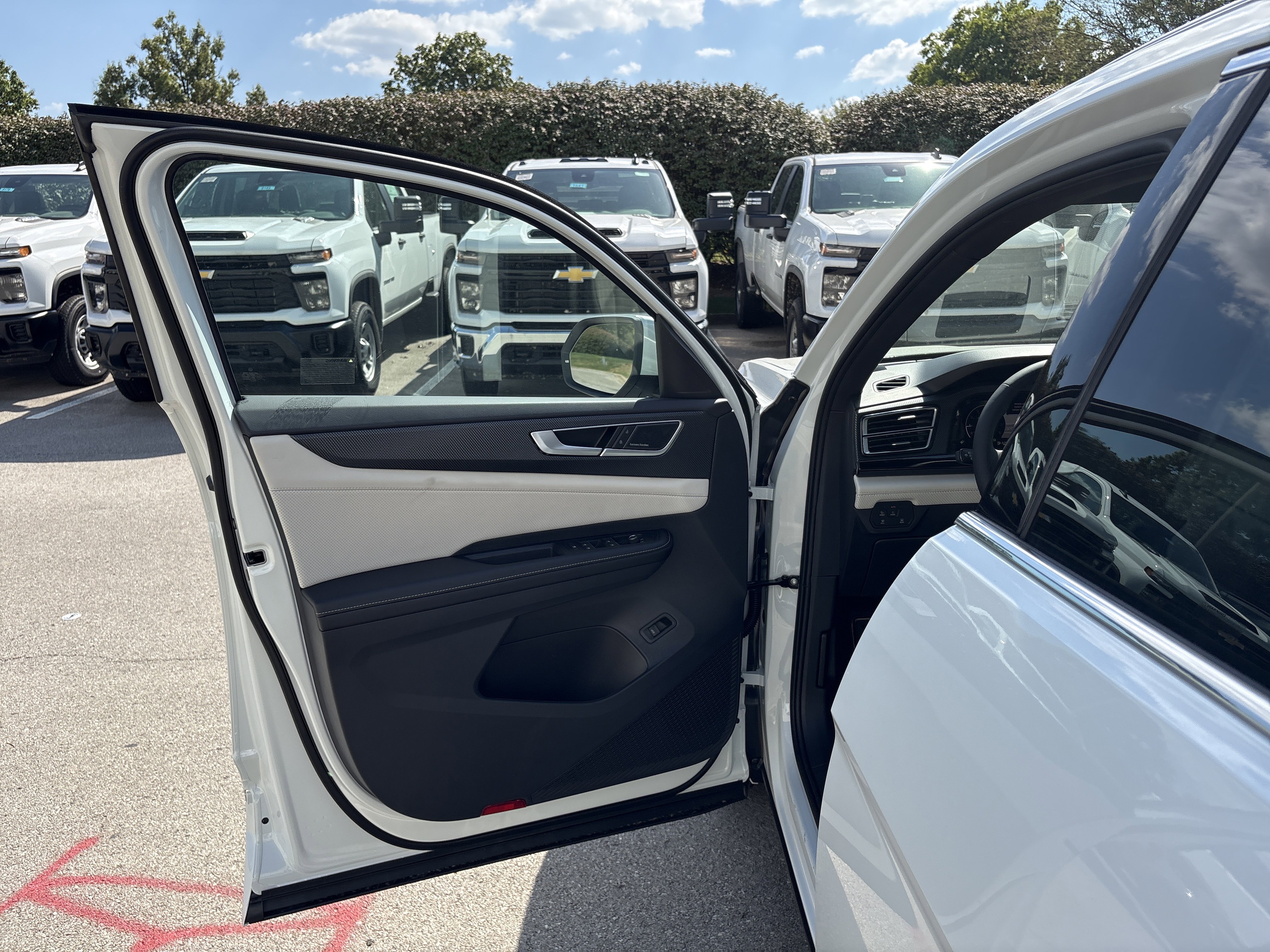 New 2026 Volkswagen Atlas Cross Sport SEL Premium R-Line image 9