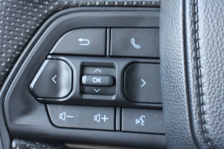 Certified 2024 Toyota Tacoma SR5 AWD/4WD image 24
