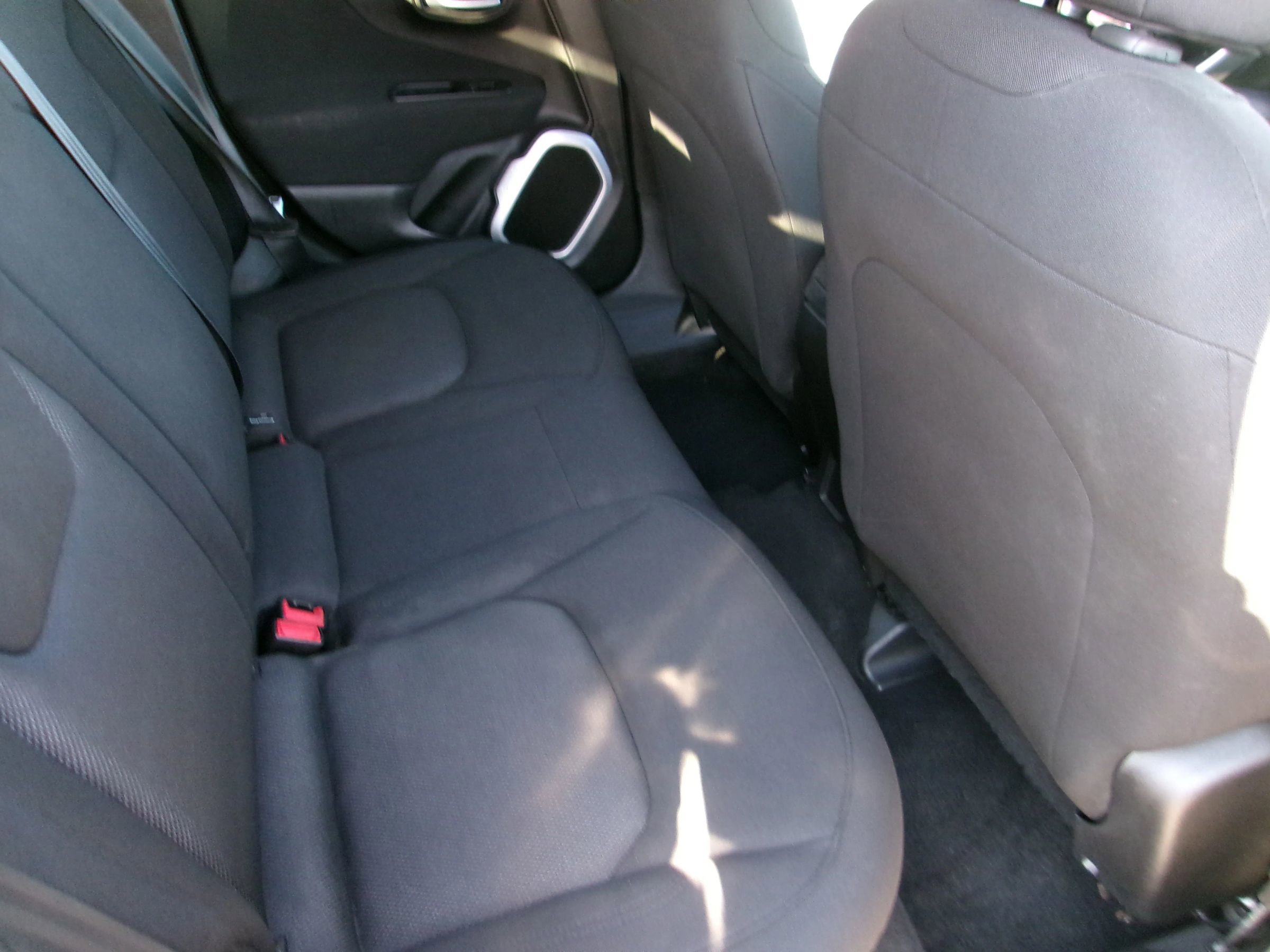 Used 2018 Jeep Renegade Sport image 10