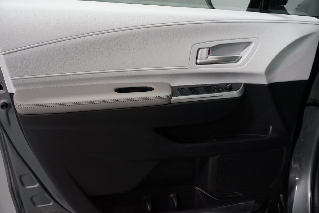 New 2026 Toyota Sienna XLE FWD image 31