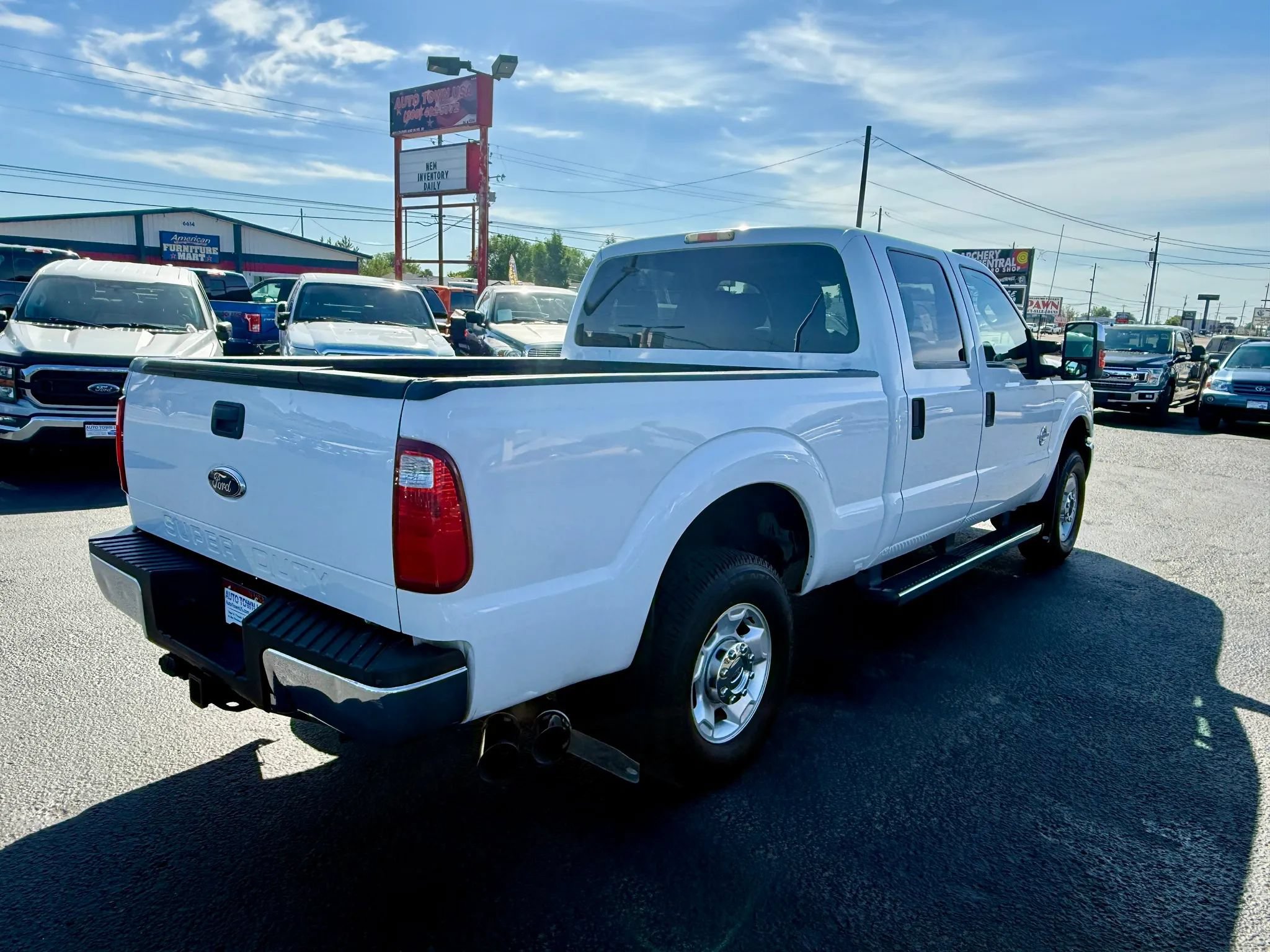 Used 2011 Ford F250 XLT w/ XLT Premium Pkg AWD/4WD image 5