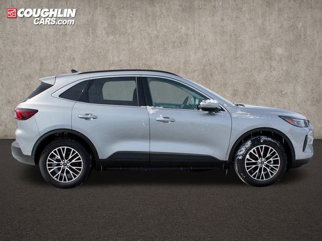 New 2024 Ford Escape SE w/ PHEV Premium Package