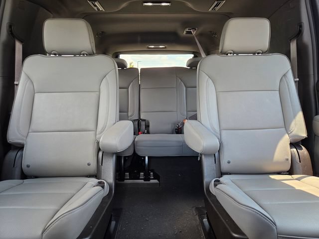 Used 2024 GMC Yukon XL SLT w/ SLT Luxury Package AWD/4WD image 9