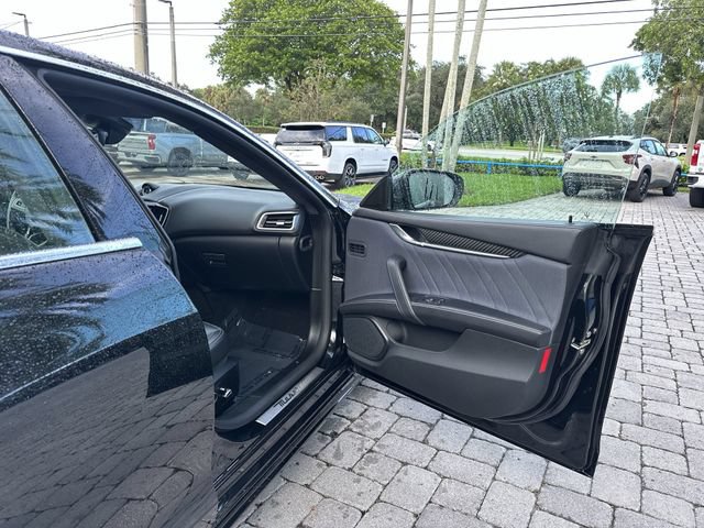 Used 2021 Maserati Ghibli S GranLusso RWD image 23