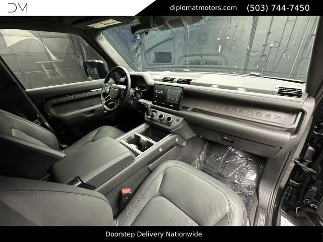 Used 2025 Land Rover Defender 110 V8 AWD/4WD image 18