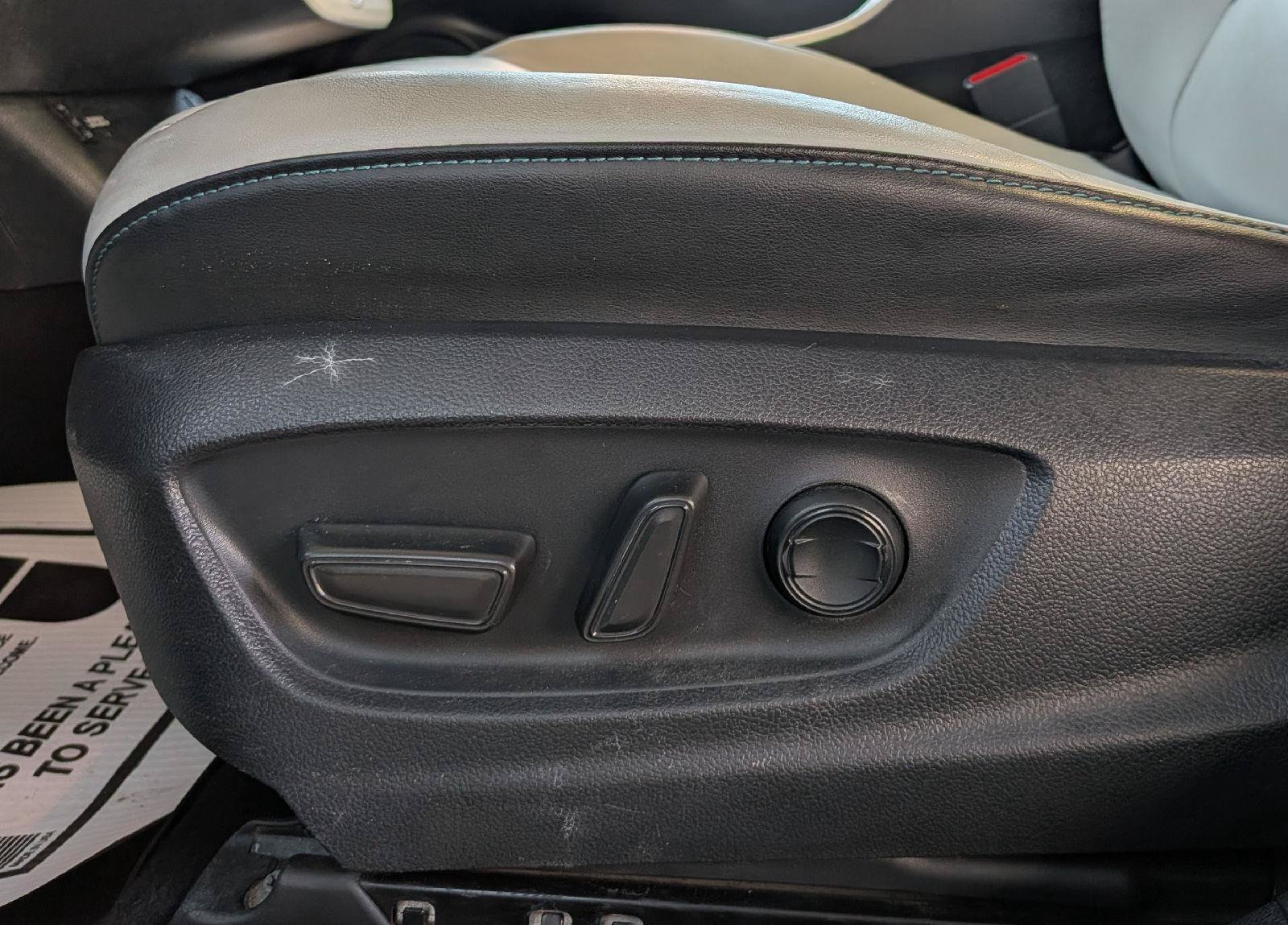 Used 2018 Toyota Prius Prime Premium FWD image 14
