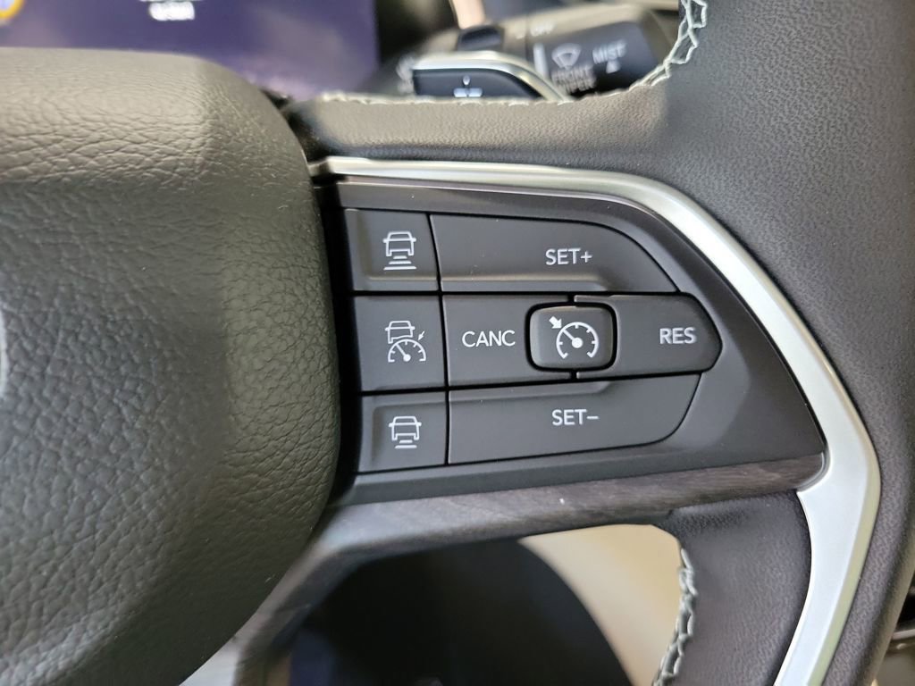 New 2025 Jeep Grand Cherokee L Limited w/ Luxury Tech Group II image 16