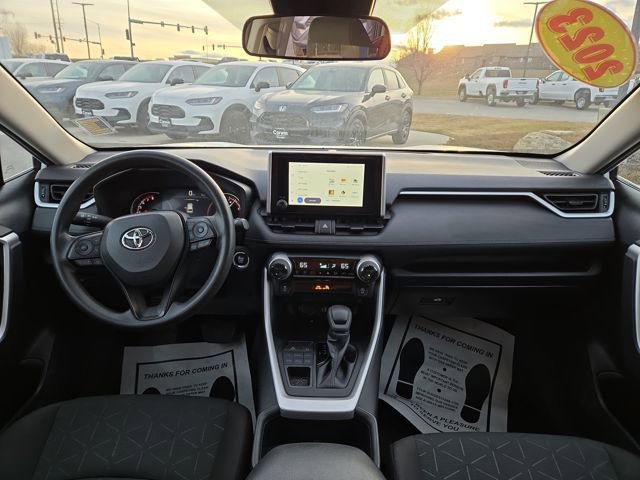 Used 2023 Toyota RAV4 XLE image 3