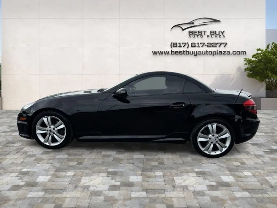 Used 2011 Mercedes-Benz SLK 300 image 7