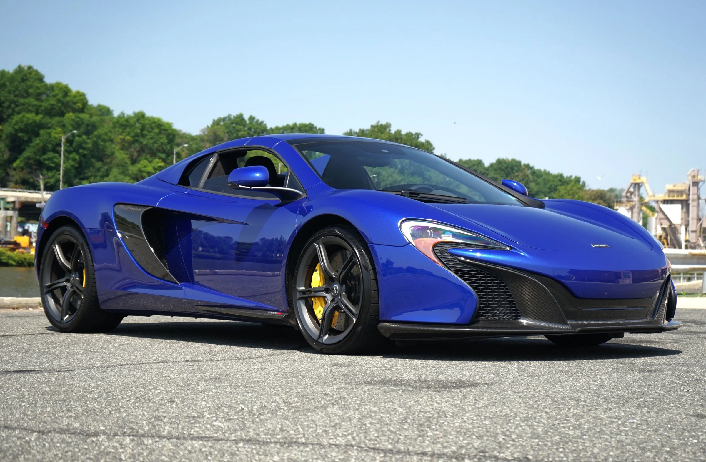 Used 2015 McLaren 650S Spider image 2