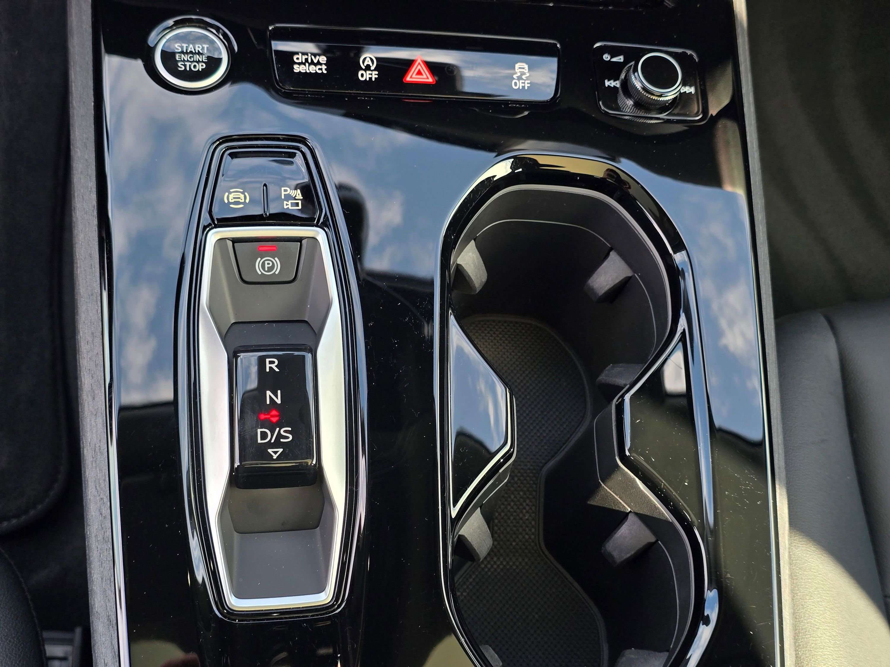 Used 2025 Audi A5 2.0T Premium w/ Convenience Package image 16