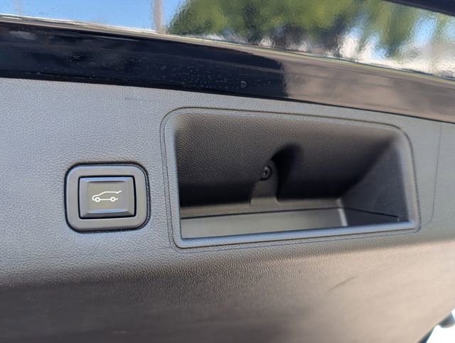 Used 2022 GMC Terrain Denali image 11