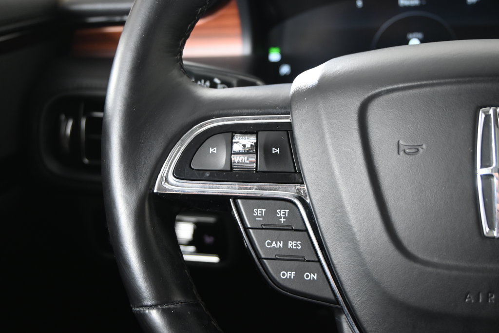 Used 2023 Lincoln Nautilus Reserve AWD/4WD image 35