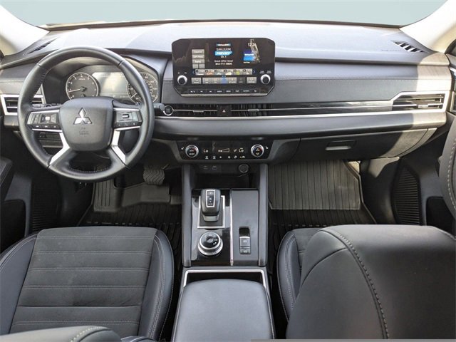 Used 2023 Mitsubishi Outlander SE image 14