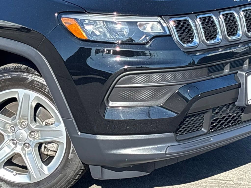 Used 2023 Jeep Compass Sport image 8