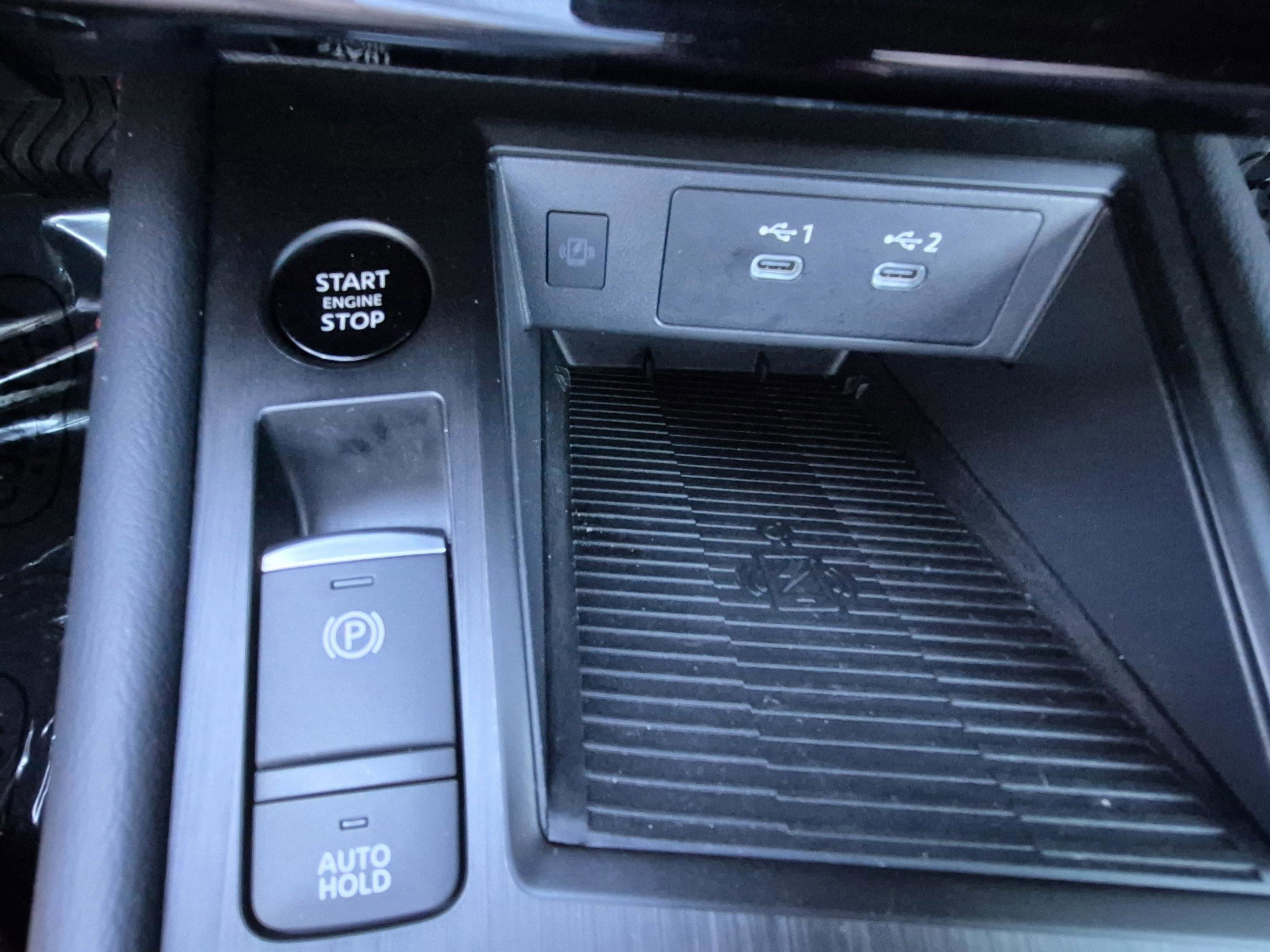 Certified 2025 Nissan Kicks SR FWD image 27